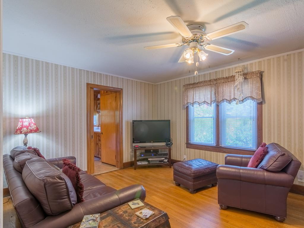 224-226 Spring Street Jonesborough, TN 37659 - Photo 8 of 31 Living Room to Master Suite