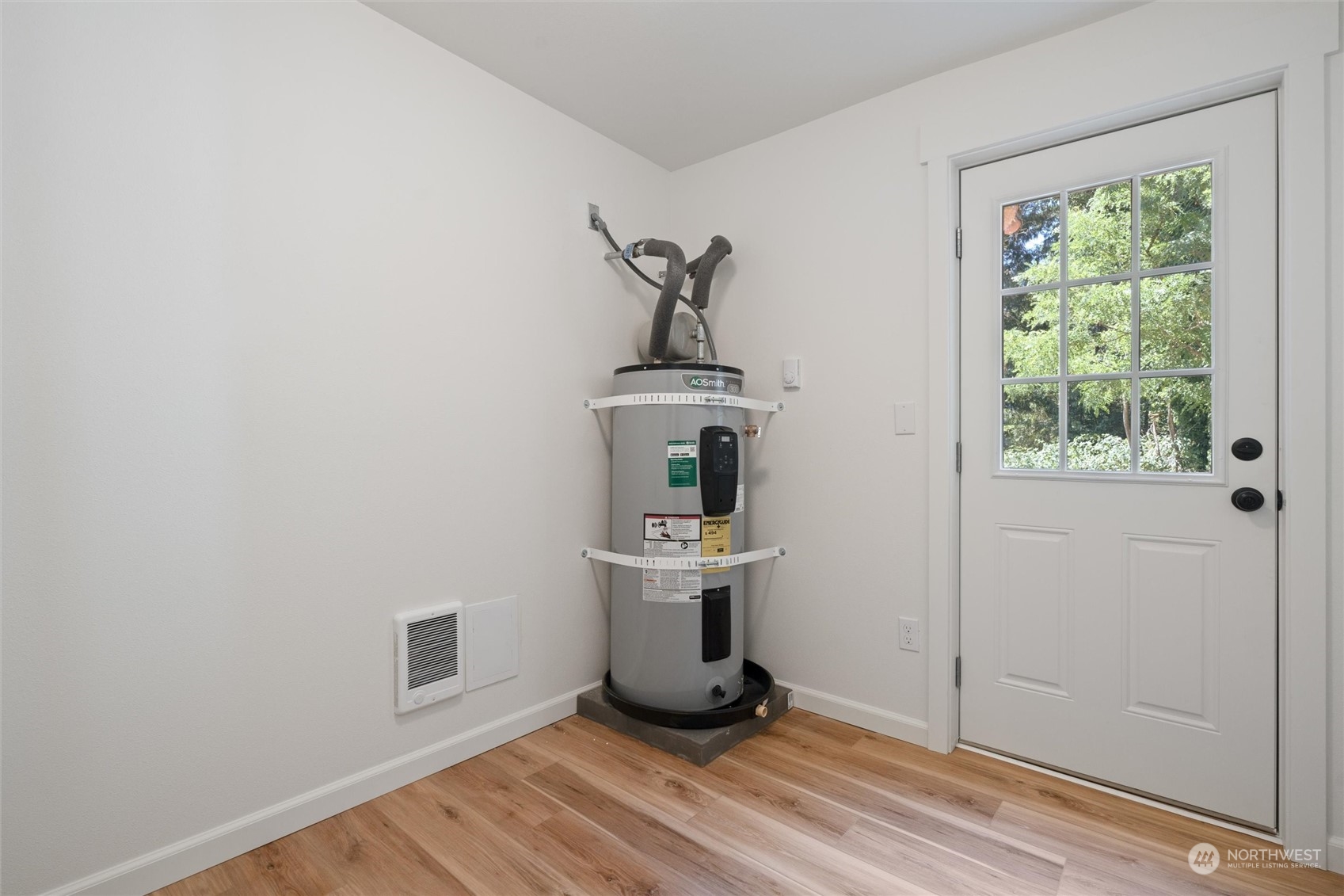2449 Rocky Point Road Northwest Bremerton, WA 98312 - Photo 19 of 31 Gallery Image 19