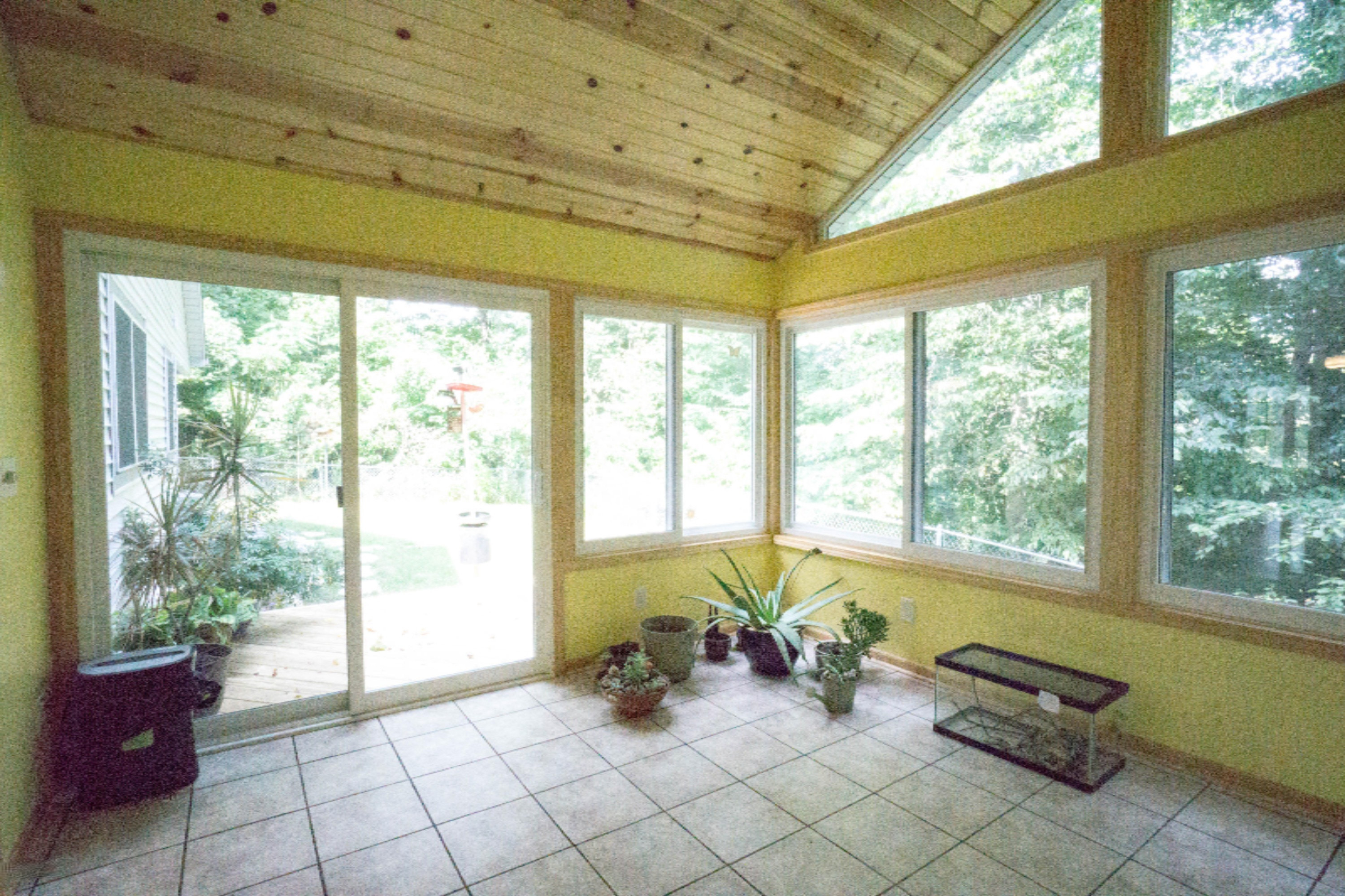 68843 Calvin Center Road Cassopolis, MI 49031 - Photo 12 of 34 3 Season Room 002