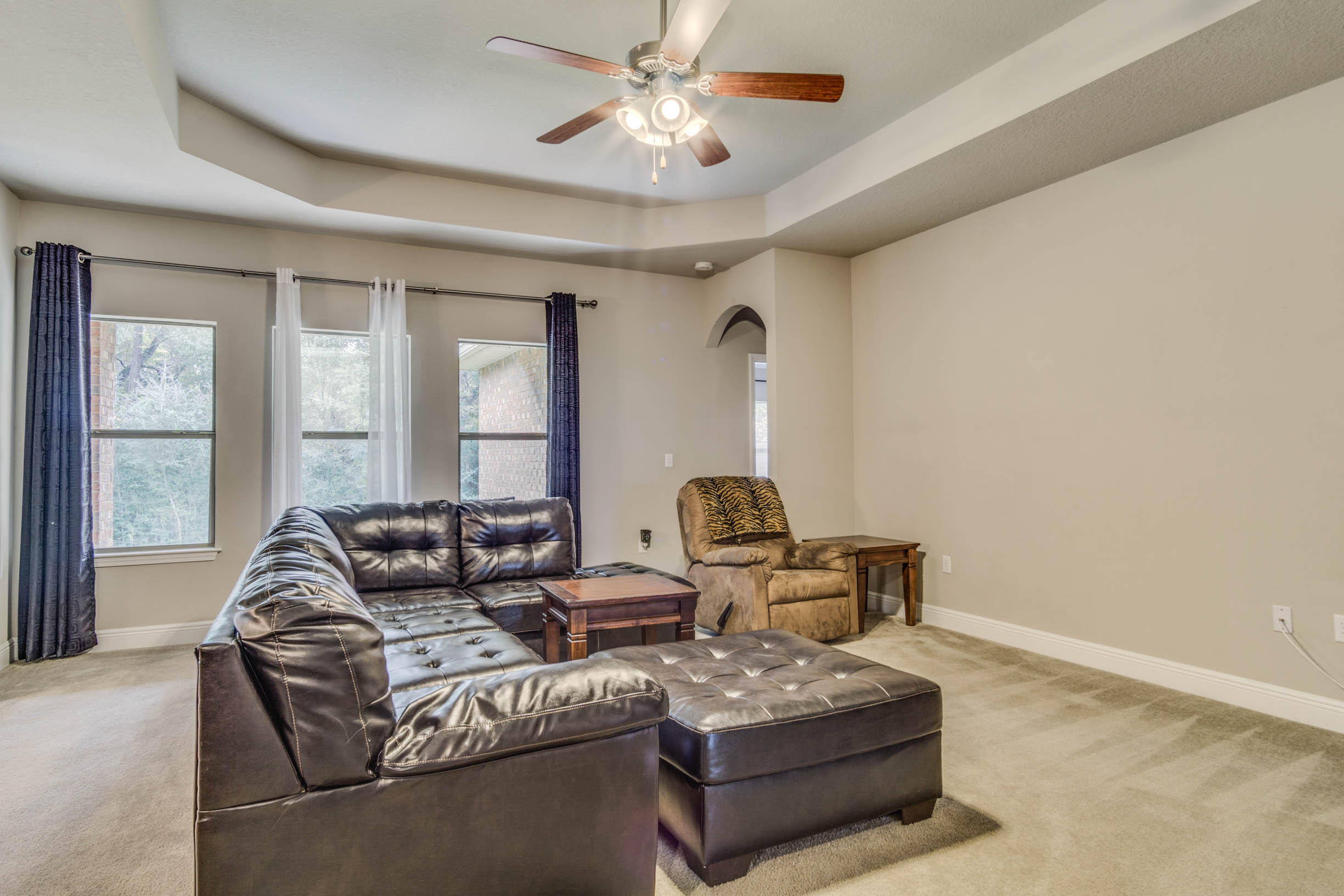 644 Red Fern Road Crestview, FL 32536 - Photo 15 of 46 a living room with furniture