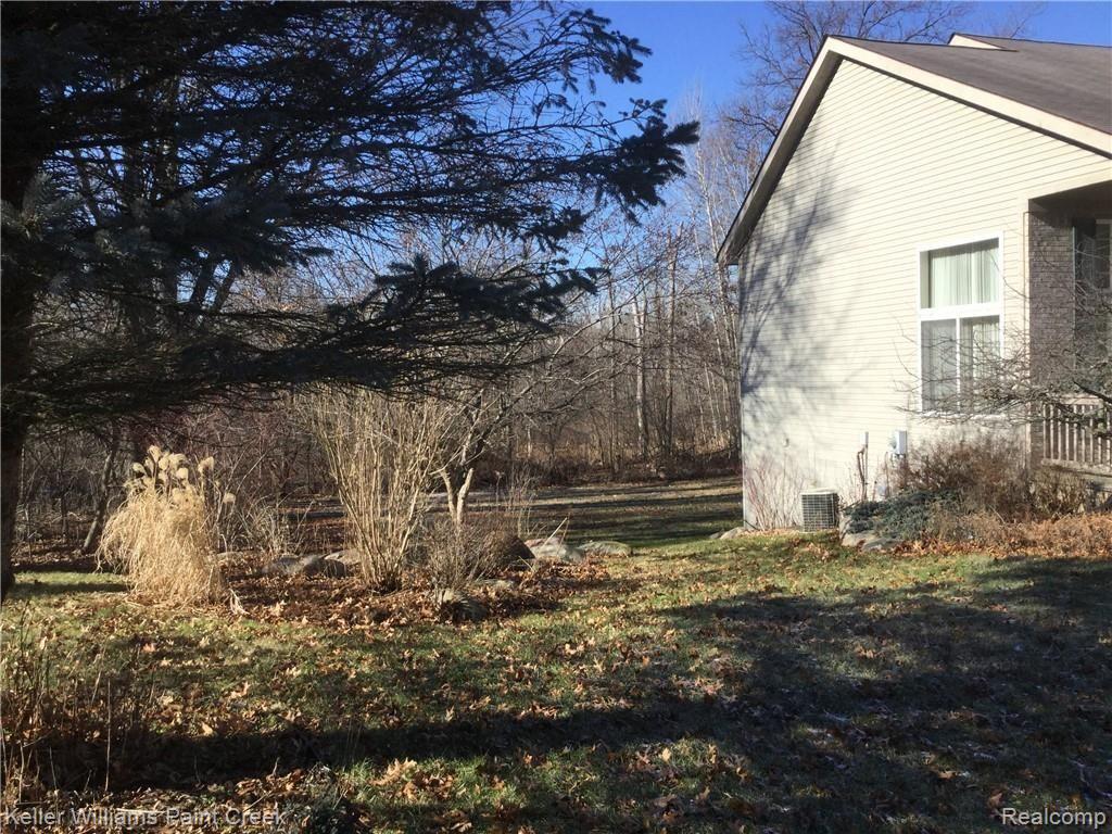 151 Eagle Ridge Road Lake Orion, MI 48360 - Photo 2 of 37 IMG_8637.JPG