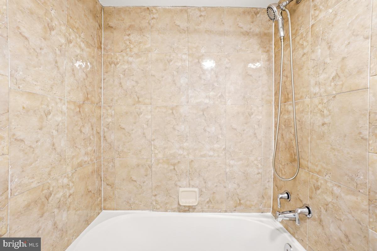 8475 Greenbelt Road Greenbelt, MD 20770 - Photo 15 of 32 Bathroom Shower/Tub