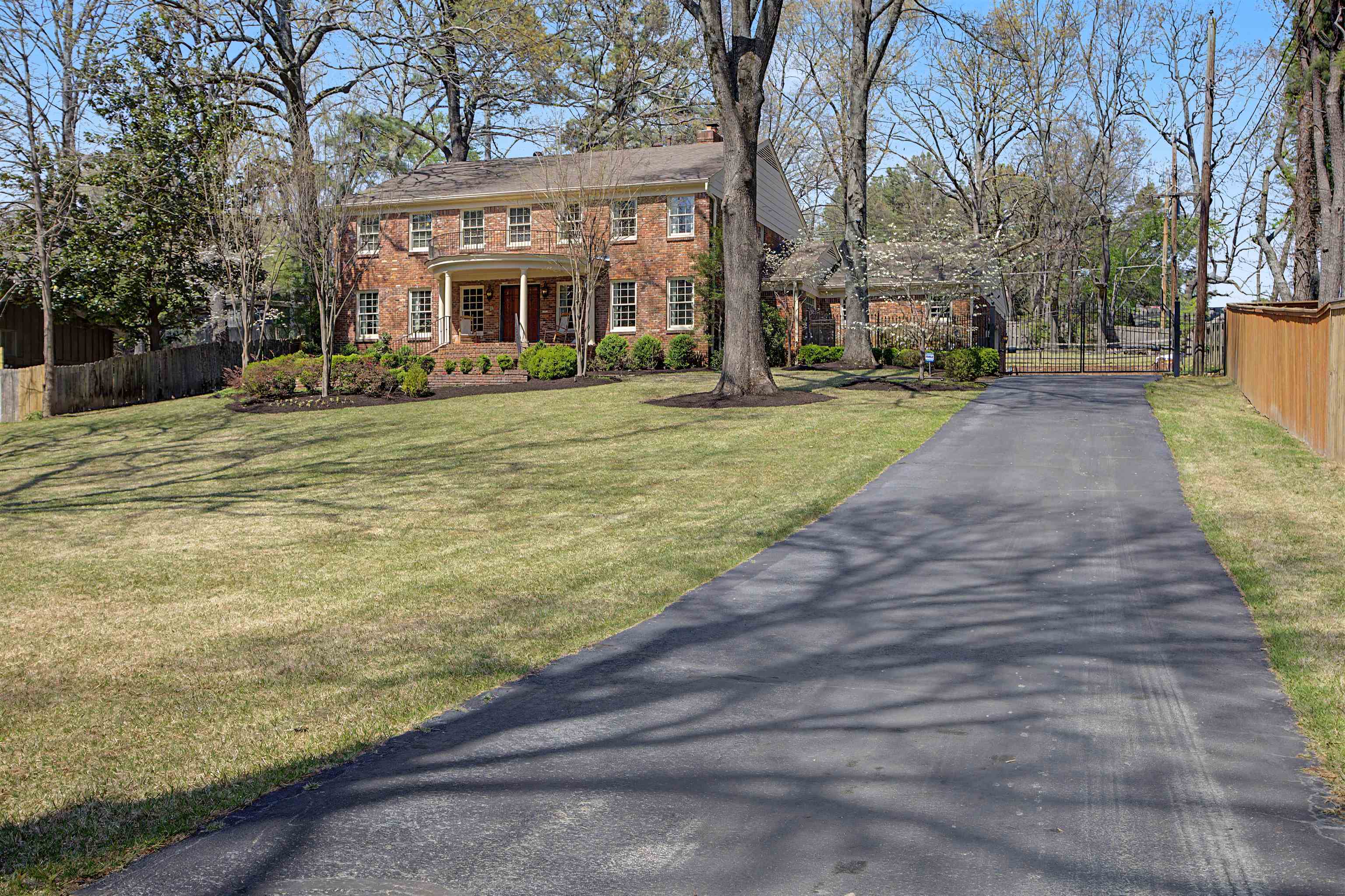 5722 Shady Glen Road Memphis, TN 38120 - Photo 4 of 40