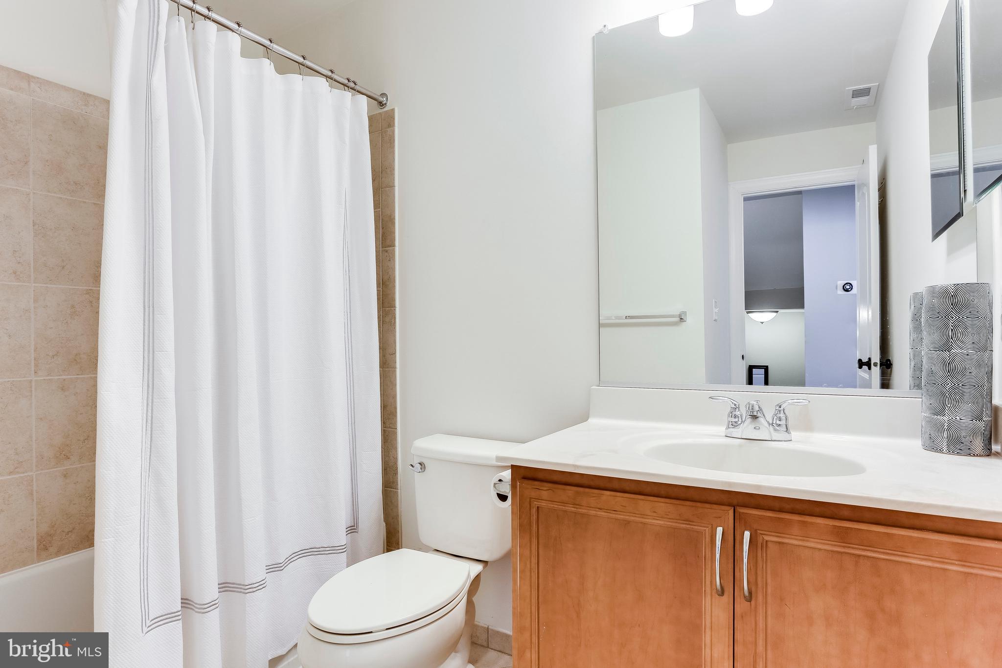 7661 Elmcrest Road Hanover, MD 21076 - Photo 28 of 47 Bathroom