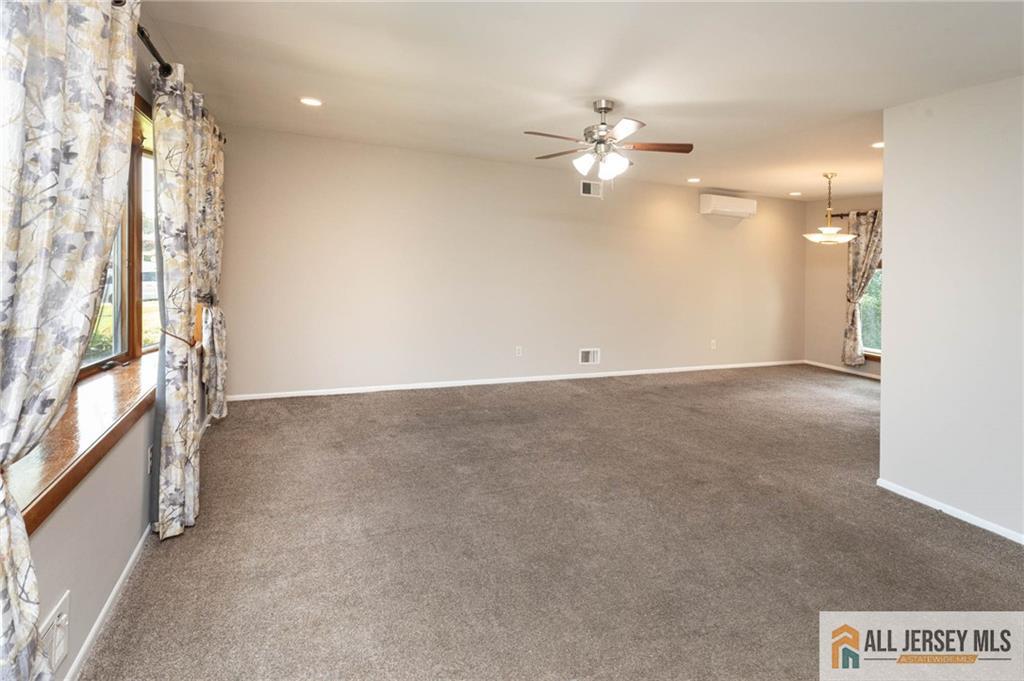 10 Eardley Road Edison, NJ 08817 - Photo 7 of 38
