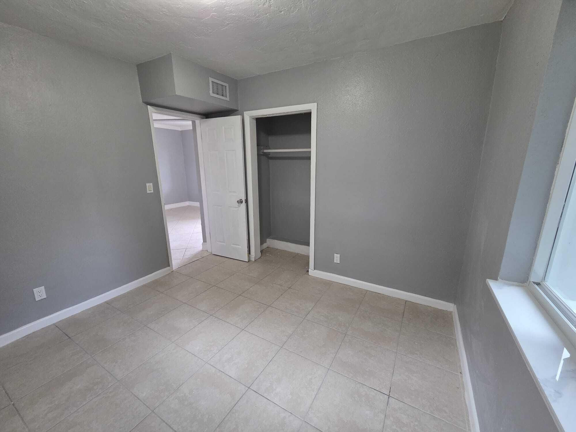 5720 Cleveland Street Hollywood, FL 33021 - Photo 9 of 18