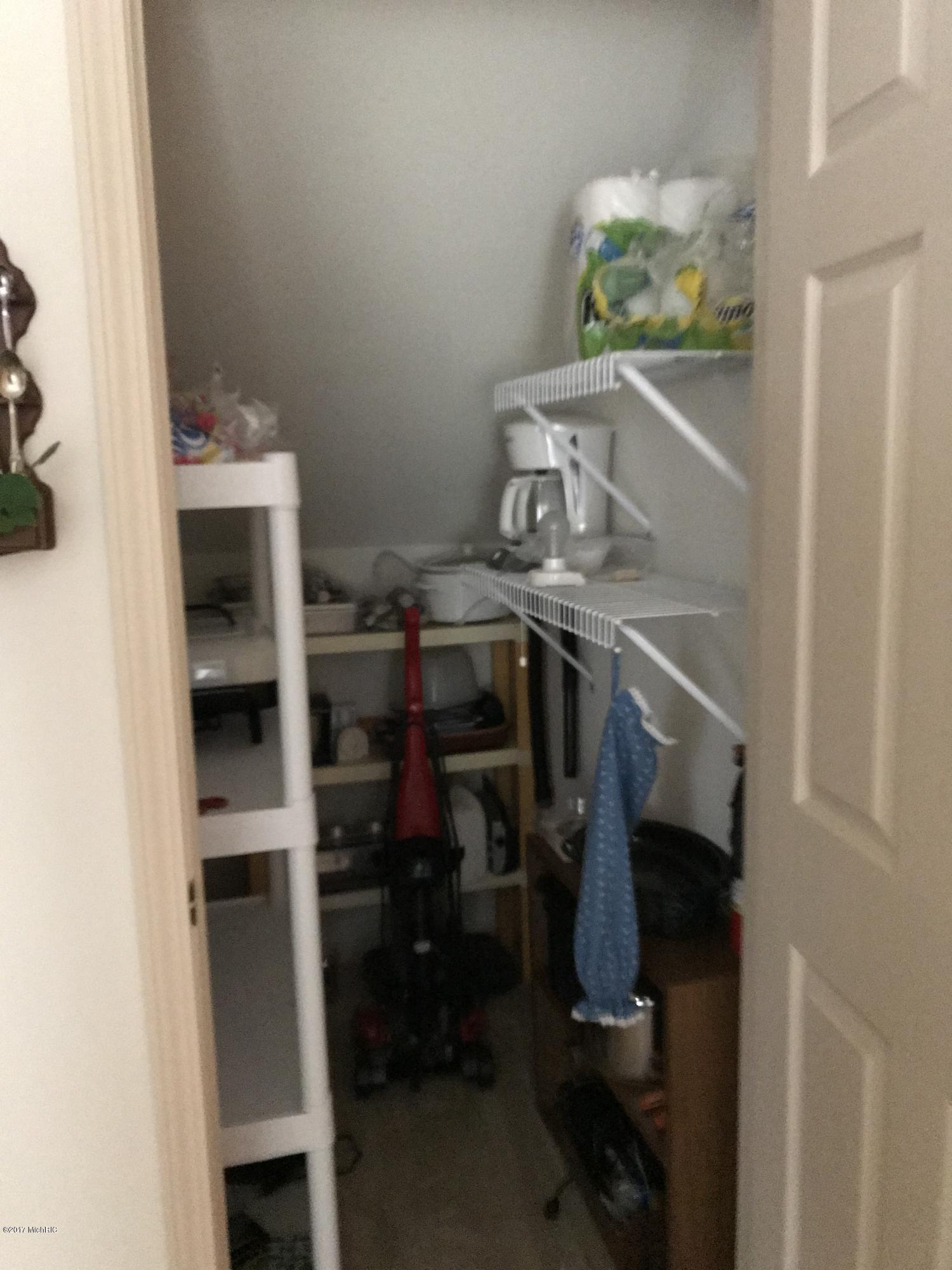 1295 Whitehall Road, Unit 19 Muskegon, MI 49445 - Photo 8 of 9 IMG_2267