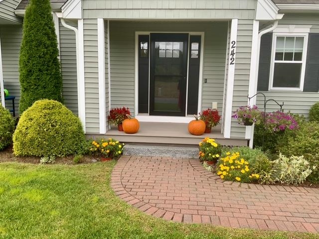 242 Villager Road Chester, NH 03036 - Photo 3 of 47
