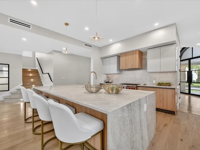 $2,265,000 | 2808 Quenby Avenue, West University Place, TX 77005