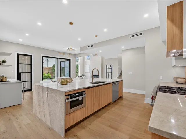 $2,265,000 | 2808 Quenby Avenue, West University Place, TX 77005