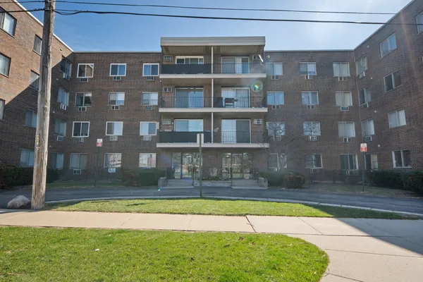 $270,000 | 9445 Kenton Avenue, Unit 207, Skokie, IL 60076