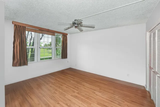 $230,000 | 3960 Oaks Clubhouse Drive, Unit 209, Pompano Beach, FL 33069