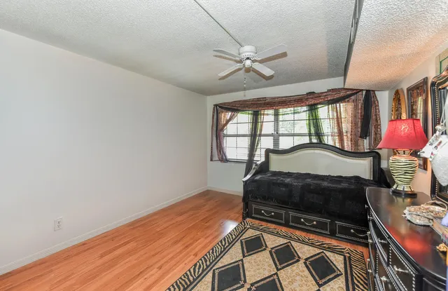 $230,000 | 3960 Oaks Clubhouse Drive, Unit 209, Pompano Beach, FL 33069