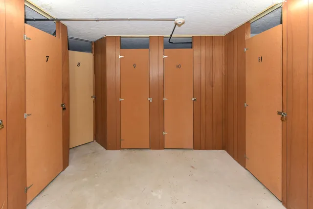 $230,000 | 3960 Oaks Clubhouse Drive, Unit 209, Pompano Beach, FL 33069