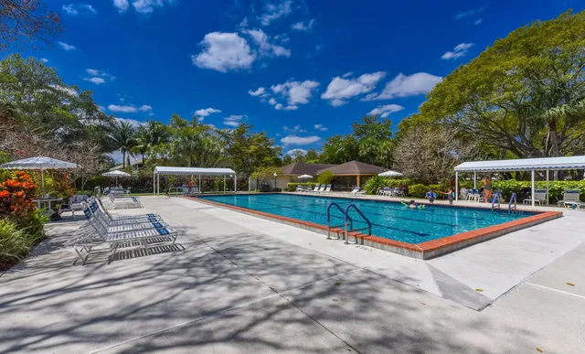 $230,000 | 3960 Oaks Clubhouse Drive, Unit 209, Pompano Beach, FL 33069