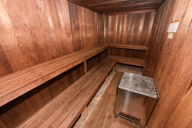 $230,000 | 3960 Oaks Clubhouse Drive, Unit 209, Pompano Beach, FL 33069