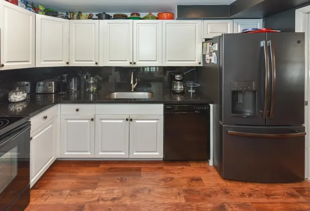 $230,000 | 3960 Oaks Clubhouse Drive, Unit 209, Pompano Beach, FL 33069