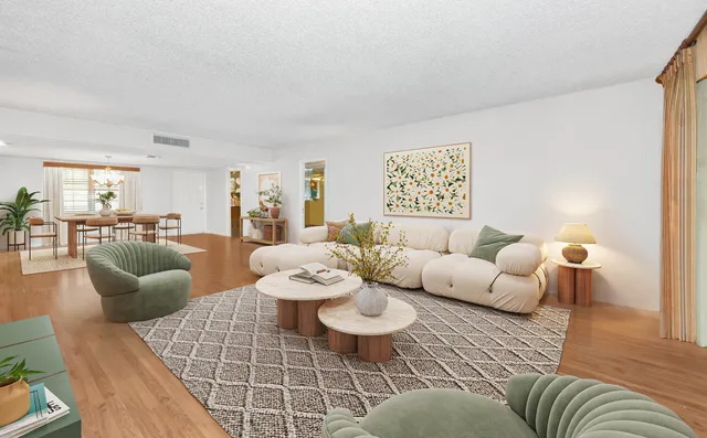 $230,000 | 3960 Oaks Clubhouse Drive, Unit 209, Pompano Beach, FL 33069