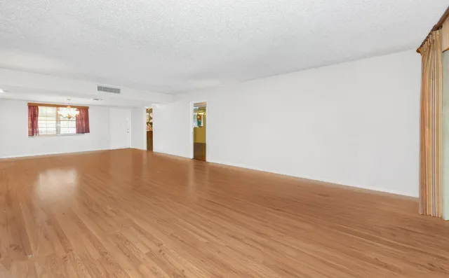 $230,000 | 3960 Oaks Clubhouse Drive, Unit 209, Pompano Beach, FL 33069