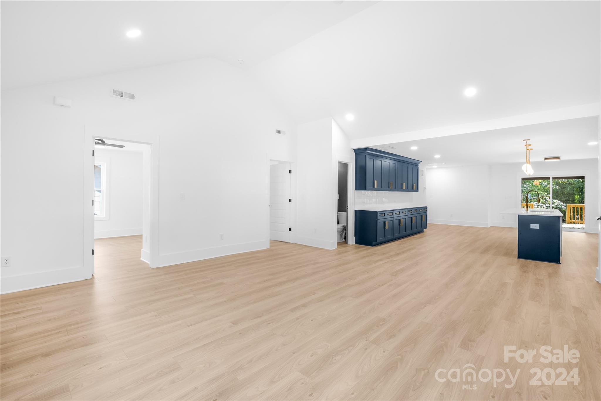 1833 Garibaldi Avenue Charlotte, NC 28208 - Photo 4 of 35