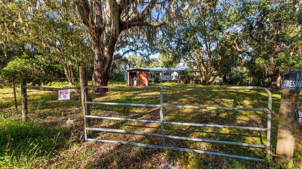 23158 Loop Road Groveland, FL 34736 - Photo 6 of 28 Gallery Image 6