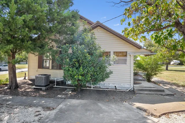 $205,000 | 205 East Broadway Street, Granger, TX 76530