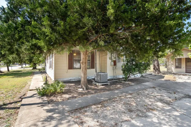 $205,000 | 205 East Broadway Street, Granger, TX 76530