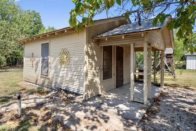 $205,000 | 205 East Broadway Street, Granger, TX 76530