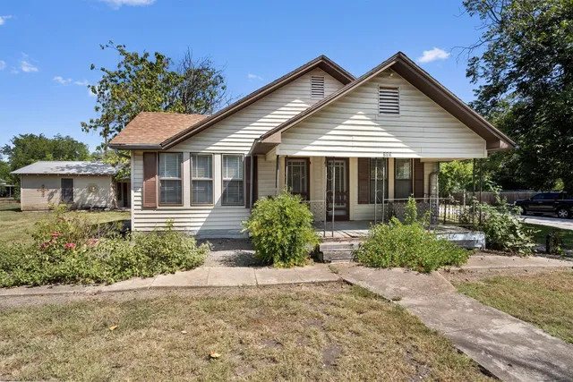 $205,000 | 205 East Broadway Street, Granger, TX 76530