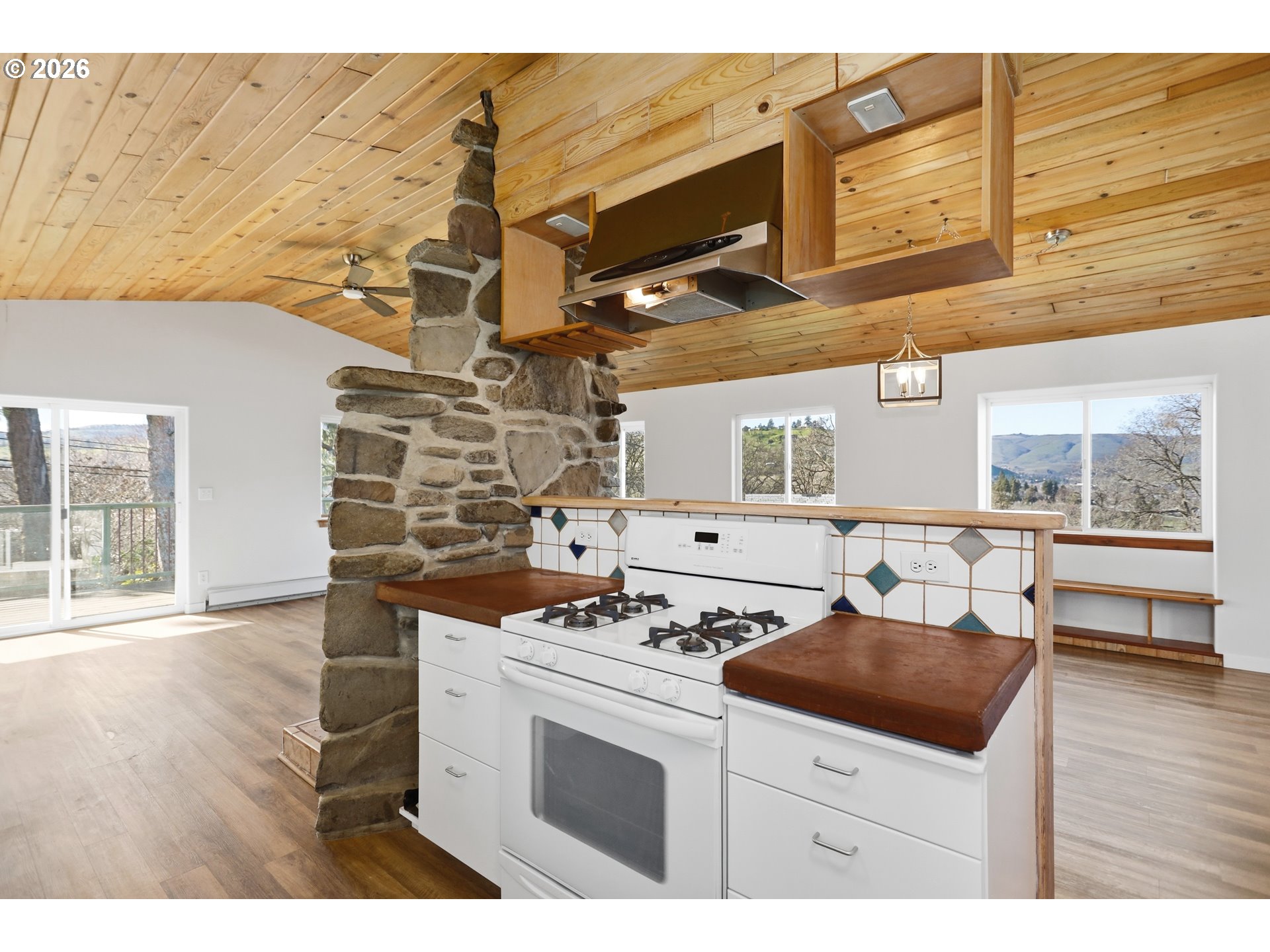 1707 Bridge Street The Dalles, OR 97058 - Photo 11 of 41