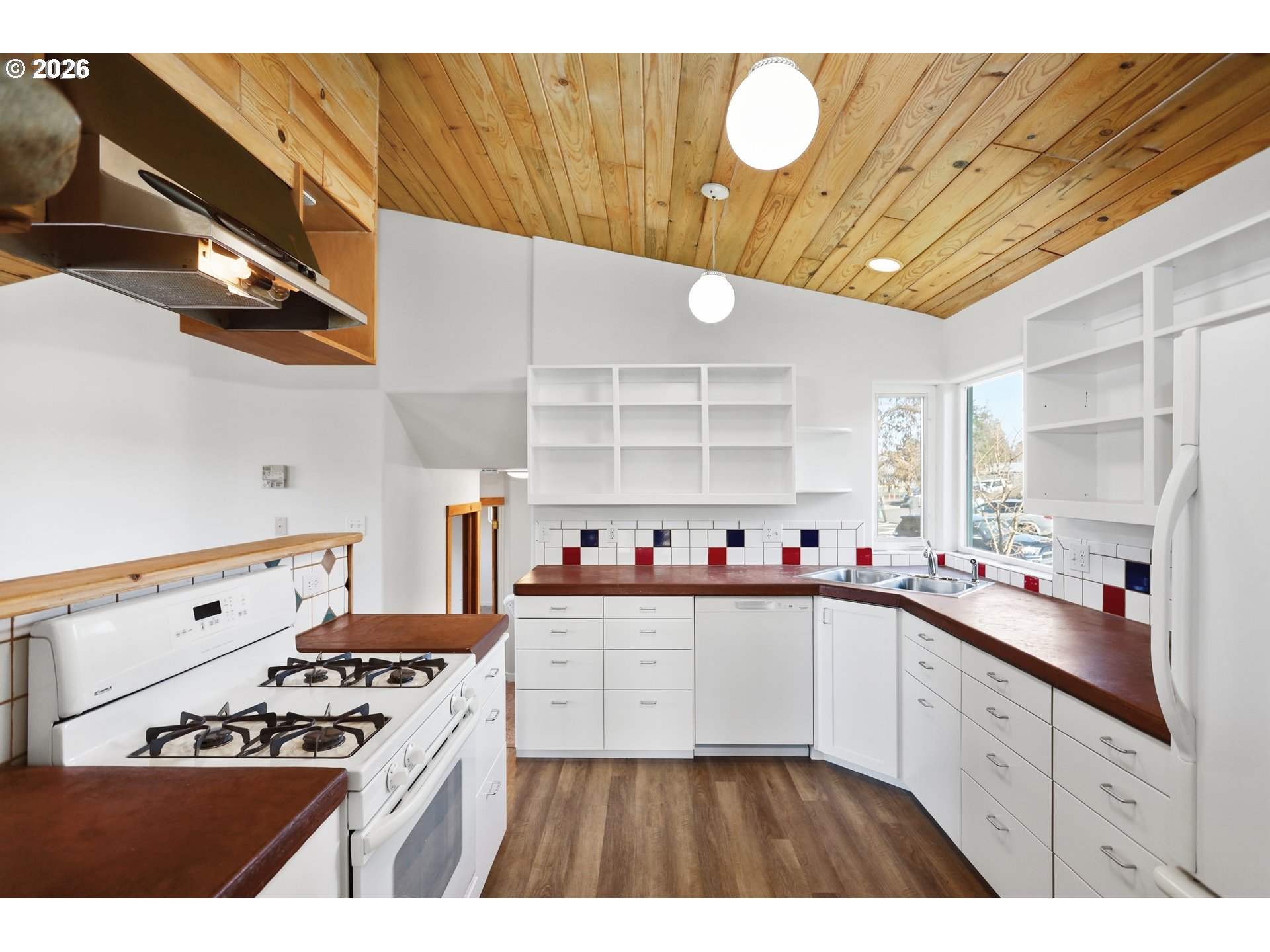 1707 Bridge Street The Dalles, OR 97058 - Photo 13 of 41 a kitchen with lots of appliances