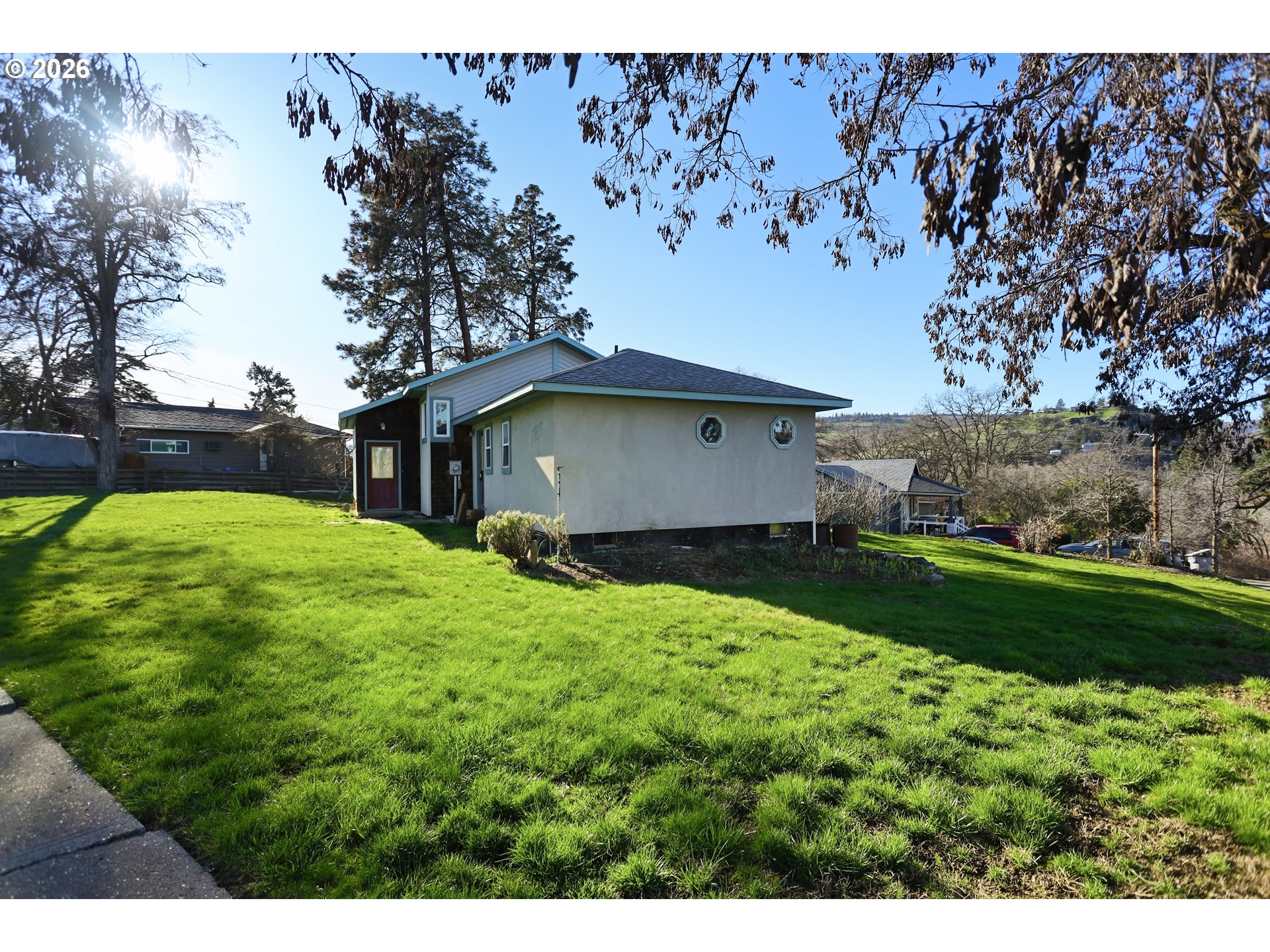 1707 Bridge Street The Dalles, OR 97058 - Photo 33 of 41 a view of backyard with garden