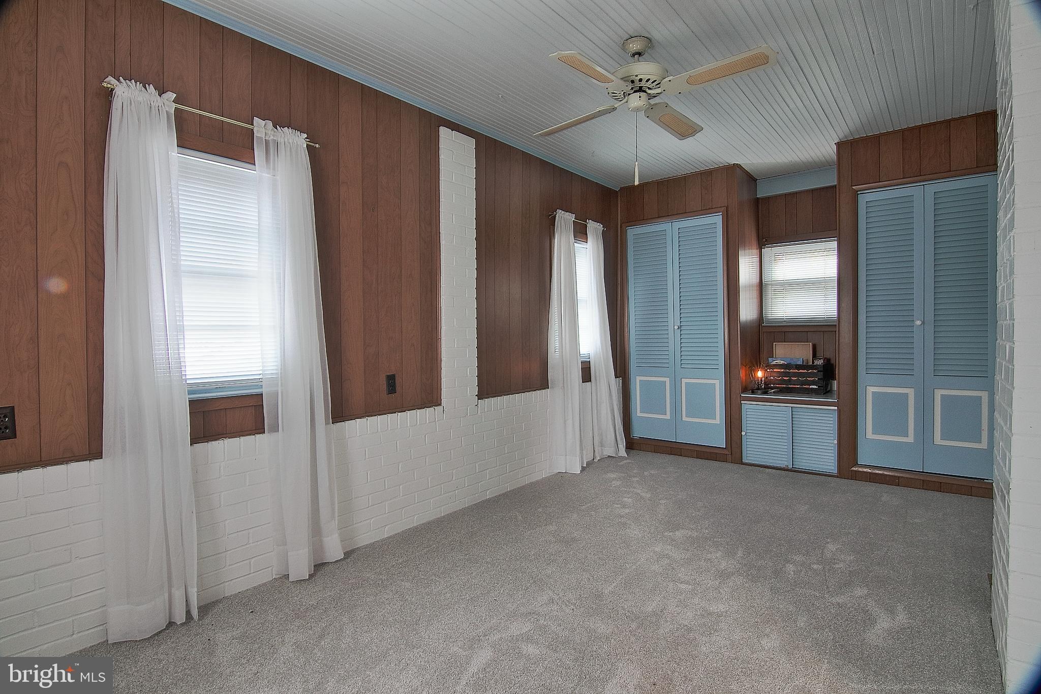 951 Grosstown Road Stowe, PA 19464 - Photo 18 of 34 Side Sunroom