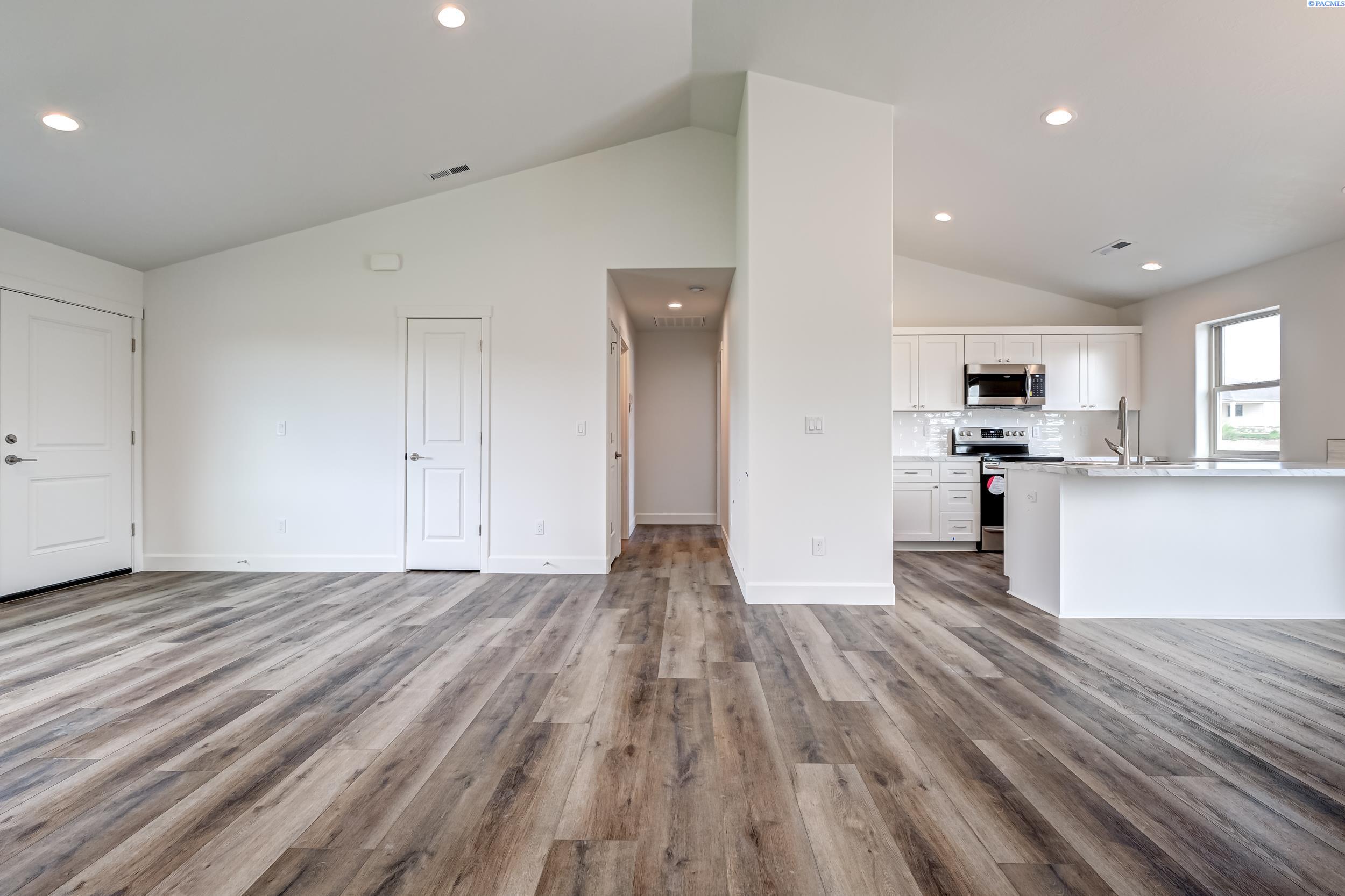 1716 Kendall Road Benton City, WA 99320 - Photo 12 of 24 Gallery Image 12