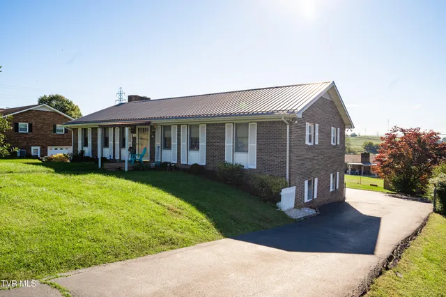 $300,000 | 19254 Stone Mountain Road, Abingdon, VA 24210