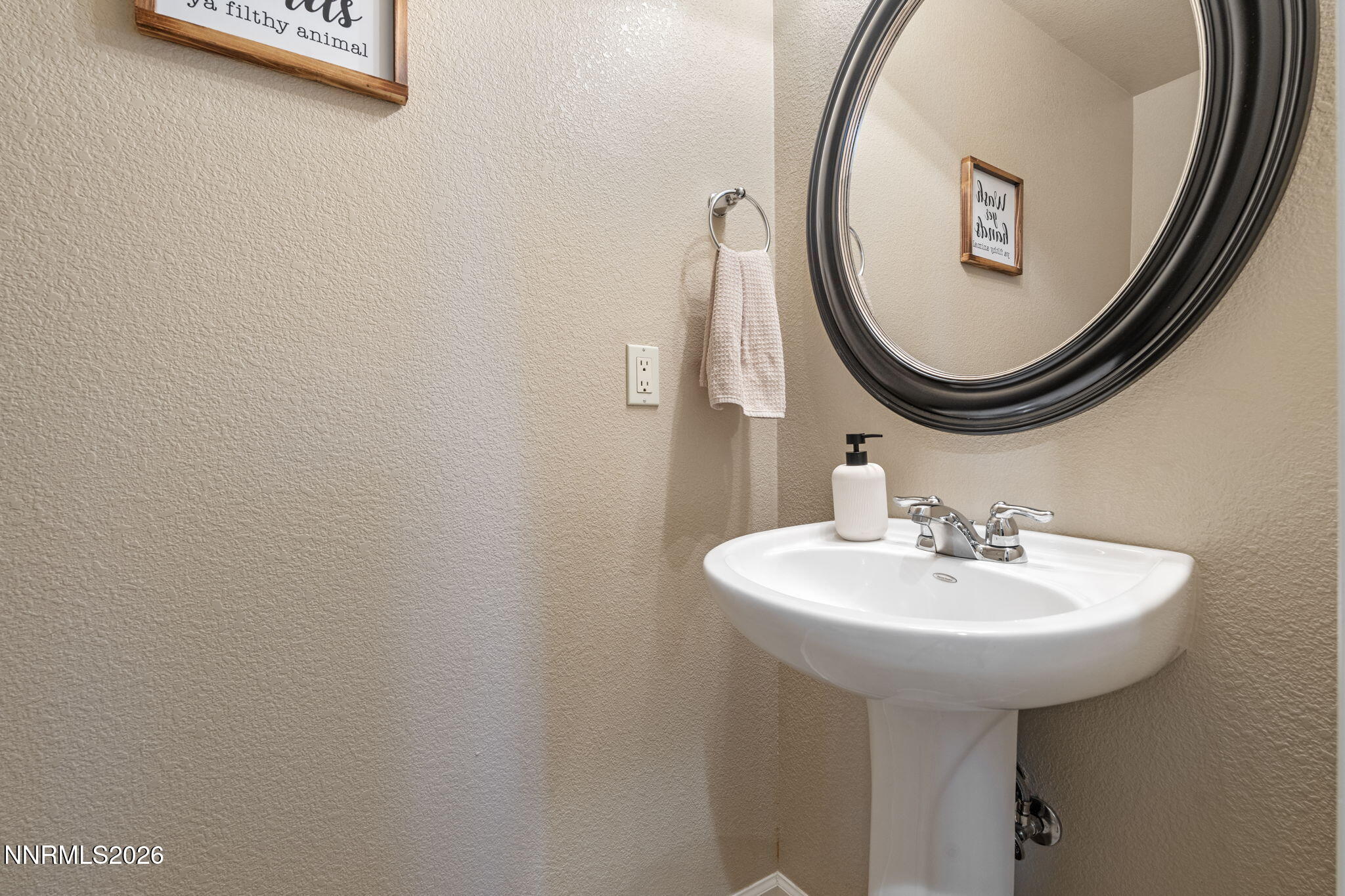 11017 Lamour Lane Reno, NV 89521 - Photo 5 of 35 13-web-or-mls-DSC03645