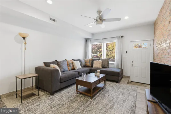 $265,000 | 340 Oldham Street, Baltimore, MD 21224