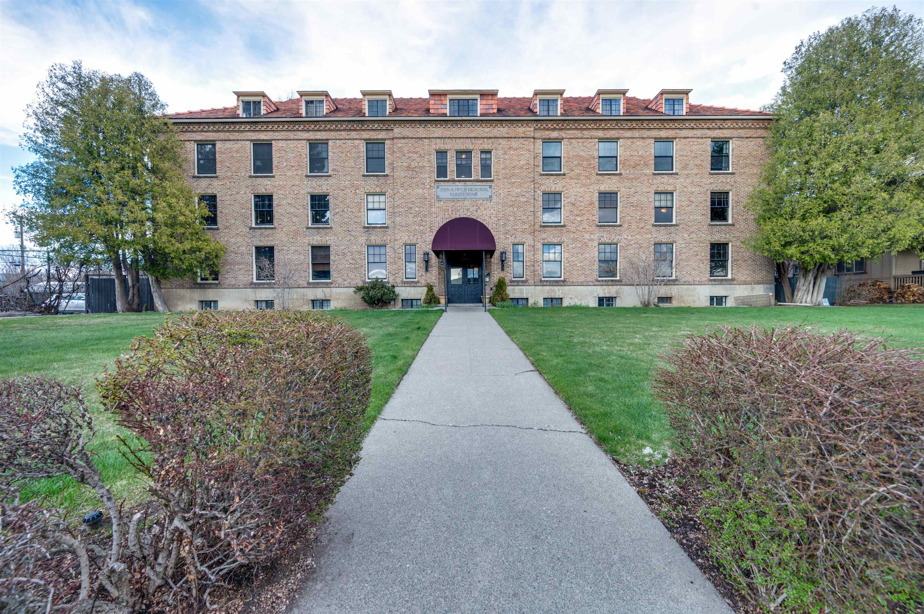 852 North Summit Boulevard, Unit 302 Spokane, WA 99201 - Photo 1 of 30