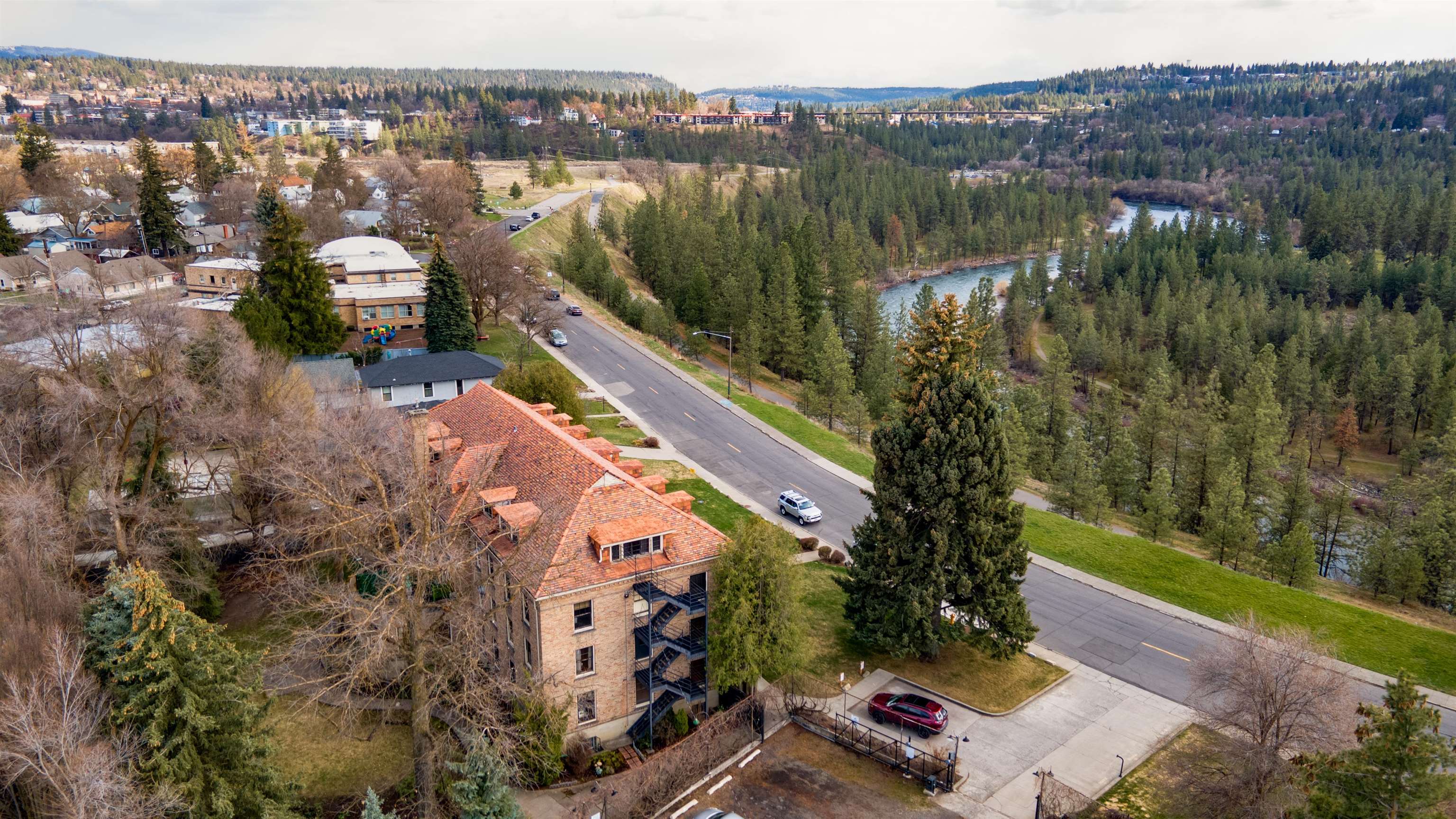 852 North Summit Boulevard, Unit 302 Spokane, WA 99201 - Photo 28 of 30