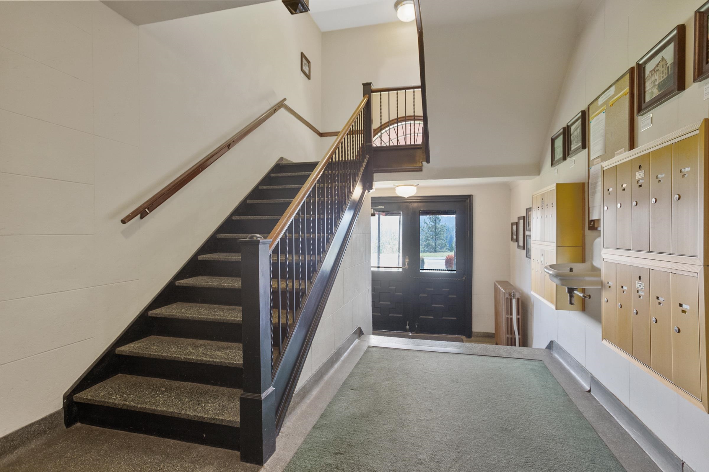 852 North Summit Boulevard, Unit 302 Spokane, WA 99201 - Photo 4 of 30