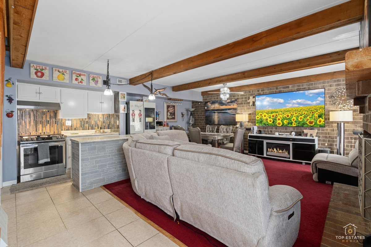 1209 Kenneth Circle Elgin, IL 60120 - Photo 11 of 22