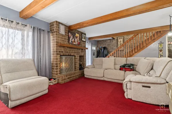 $245,000 | 1209 Kenneth Circle, Elgin, IL 60120