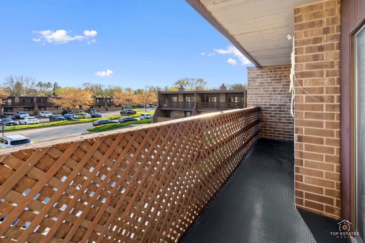 1209 Kenneth Circle Elgin, IL 60120 - Photo 5 of 22