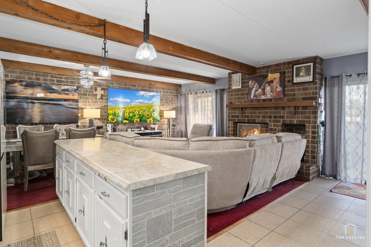 1209 Kenneth Circle Elgin, IL 60120 - Photo 8 of 22