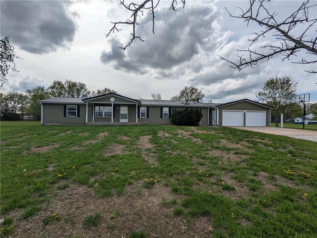 220 Industrial Boulevard, Lacygne, KS 66040 Compass