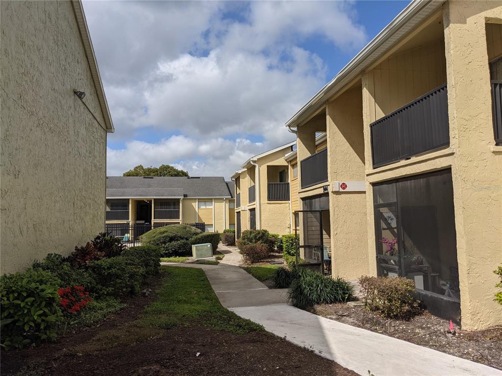 944 Lake Destiny Road, Unit E Altamonte Springs, FL 32714 - Photo 3 of 12