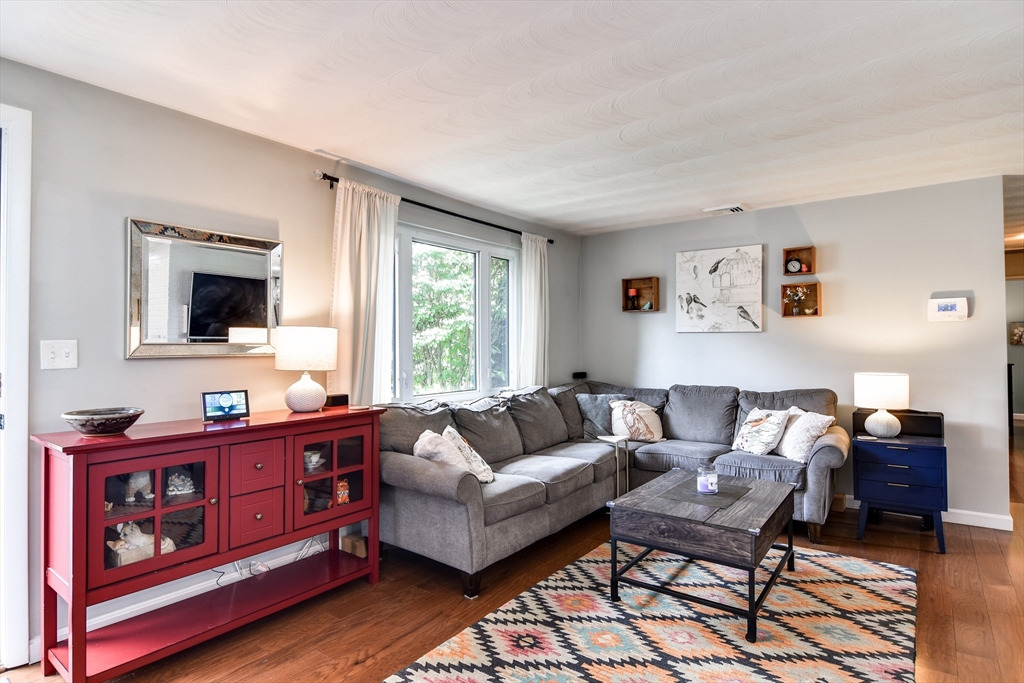 12 Carling Road Framingham, MA 01701 - Photo 4 of 28 Gallery Image 4