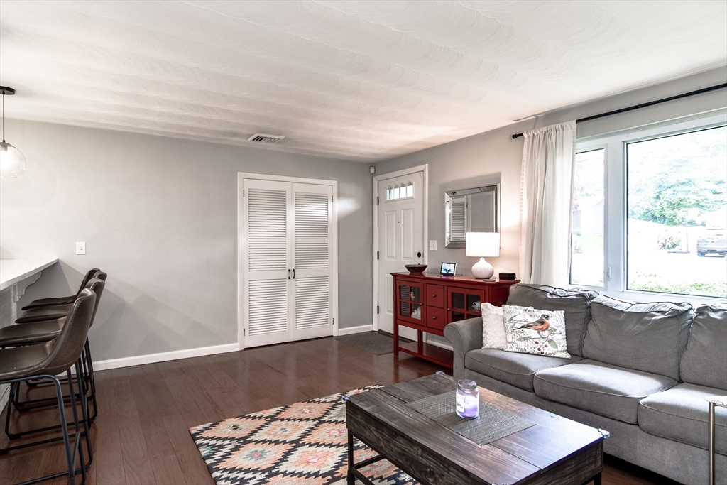 12 Carling Road Framingham, MA 01701 - Photo 5 of 28 Gallery Image 5