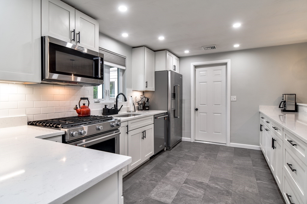 12 Carling Road Framingham, MA 01701 - Photo 10 of 28 Gallery Image 10