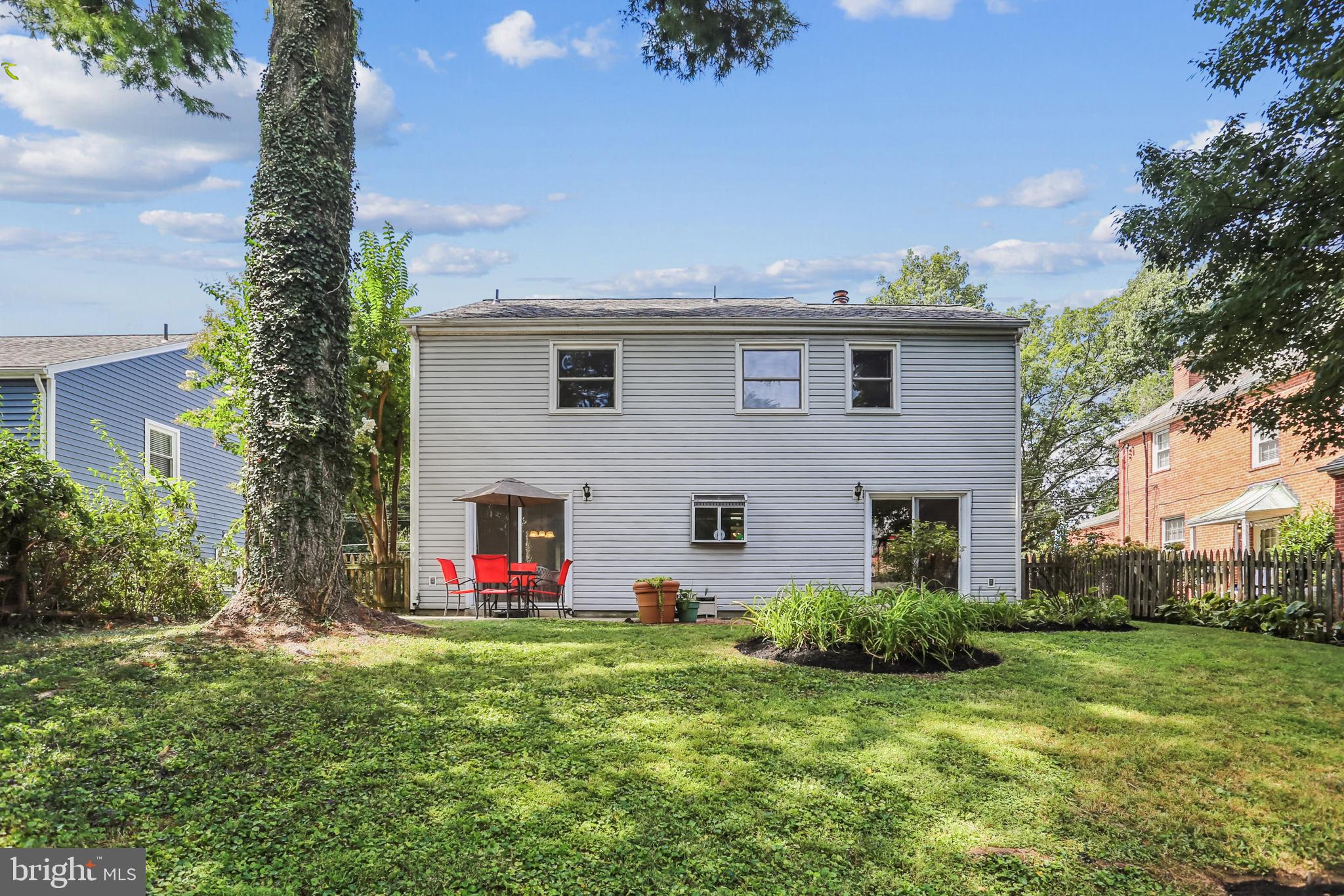 9013 2nd Avenue Silver Spring, MD 20910 - Photo 52 of 56 a front view of house with yard